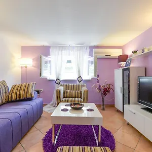 https://apartment-mirana.hotelinzadar.com