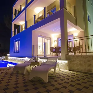 Luxury Star Lights - Heated Pool, Hot Tub, Gym, Billiard Villa Trogir