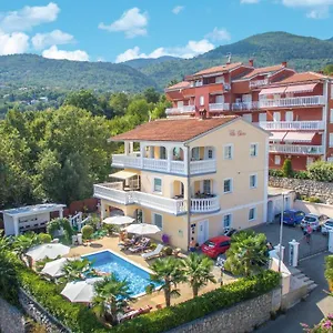 https://apartments-villa-chiara.primorje-gorskikotar.com